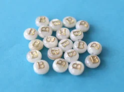 Perle coquillage naturel et laiton doré - Lettre B