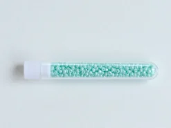 Perles de rocailles en tube - Vert d'eau shine - 2 mm