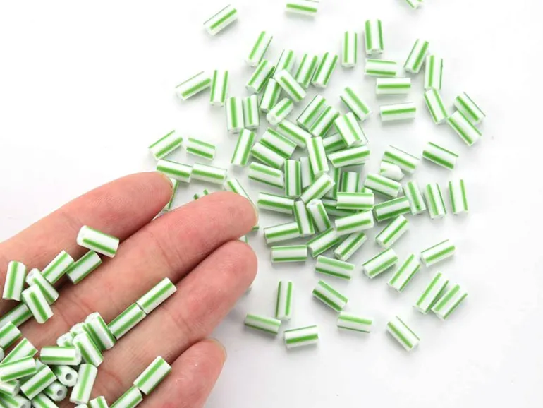 Perles tubes bugles - Rayures vertes - 8 mm - 10 g
