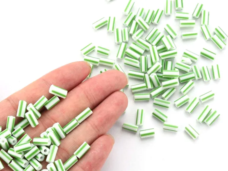 Perles tubes bugles - Rayures vertes - 8 mm - 10 g