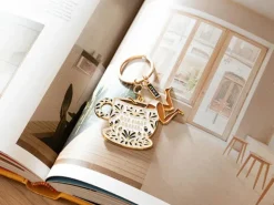 Porte-clés en émail But First Coffee - ATWS
