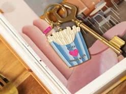 Porte-clés en émail - Fries Before Guys - ATWS