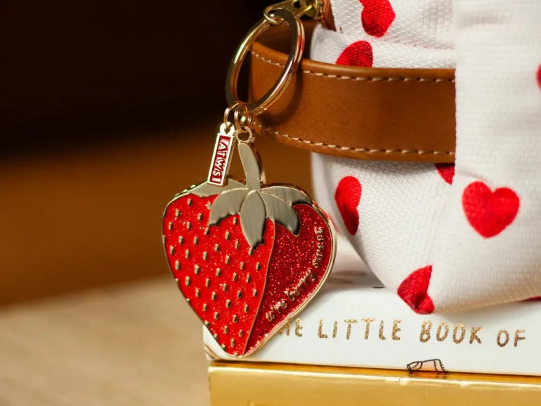 Porte-clés en émail - Strawberry - ATWS