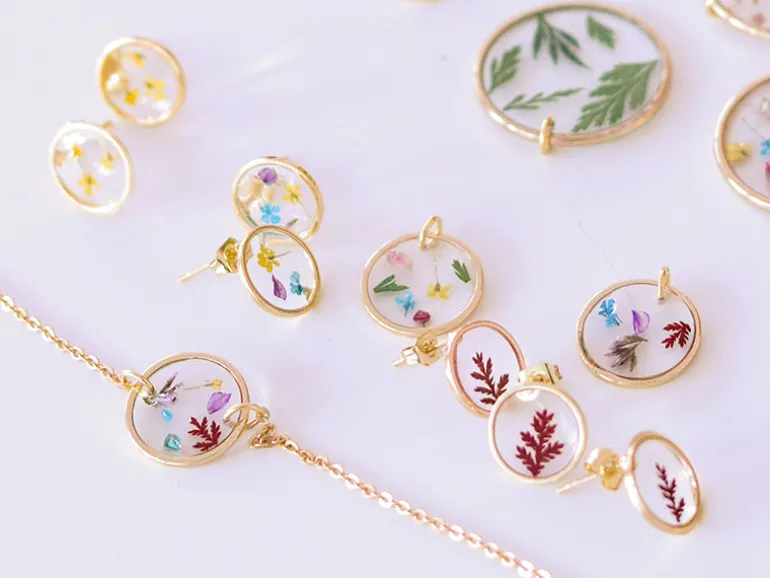 Puces d'oreilles cercles ajourés 12 mm - dorées à l'or fin