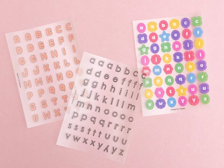 Stickers lettres - formes géométriques multicolores