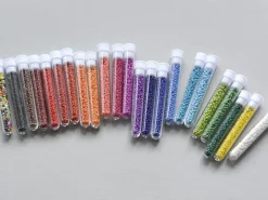 Tube de 350 perles de rocailles opaques - rouge bordeaux