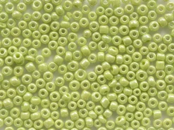 Tube de 350 perles de rocailles opaques nacrées - vert pomme