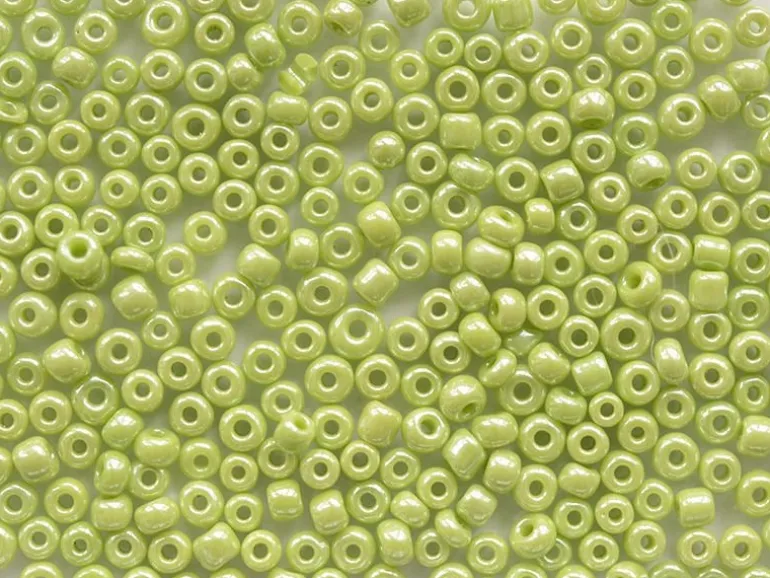 Tube de 350 perles de rocailles opaques nacrées - vert pomme