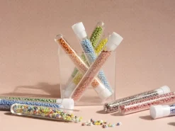 Tube de 350 perles de rocailles opaques nacrées - jaune