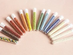 Tube de 350 perles de rocailles opaques nacrées - blanc nacré